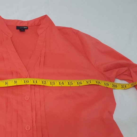 East 5th Women´s Coral Button Up Top, Size M - Picture 12 of 16